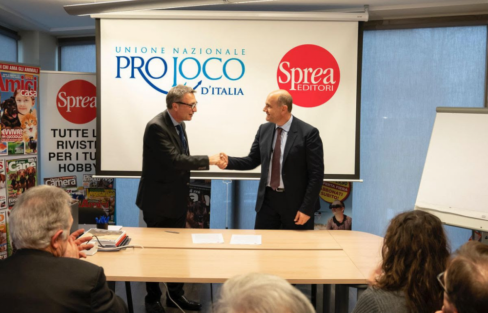 Nelle foto da sinistra a destra Luca Sprea, presidente di Sprea Editori, e Antonino La Spina, presidente dell'Unpli.
