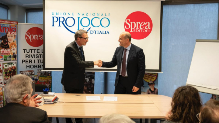 Nelle foto da sinistra a destra Luca Sprea, presidente di Sprea Editori, e Antonino La Spina, presidente dell'Unpli.